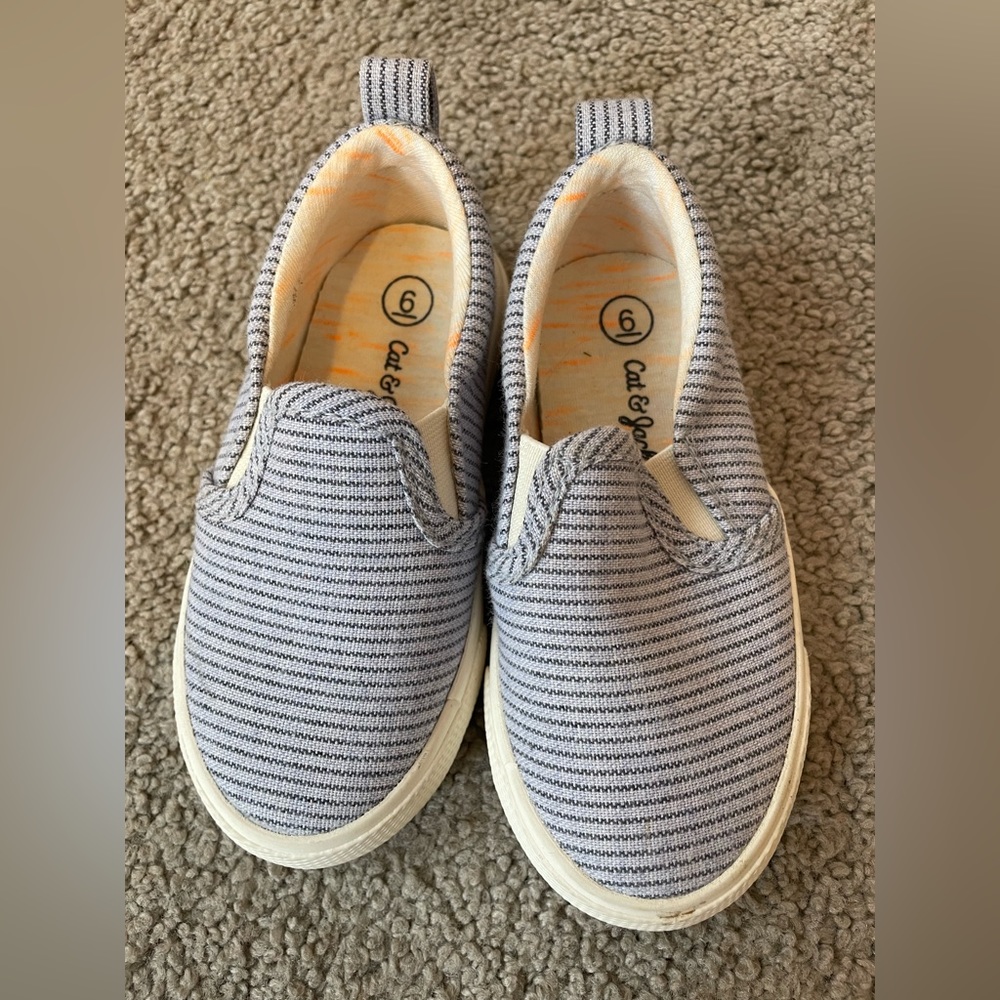 Target Cat & Jack brand seersucker style blue slide on shoes